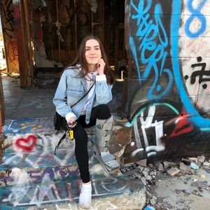 Meet your Posher, Kaitlin